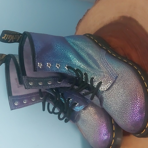 Dr. Martens Rainbow Ray 1460 in purple size 6 Nwot - Picture 11 of 11